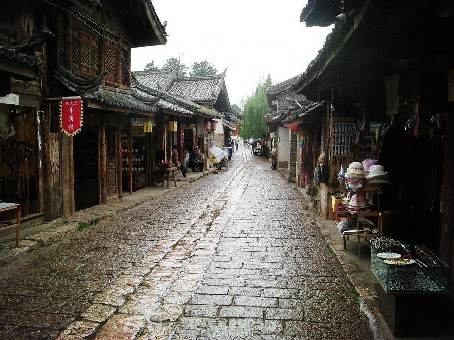 逃离阴暗的房屋